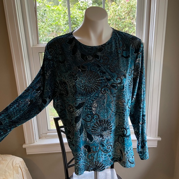 Laura Ashley Tops - Laura Ashley Woman 1X top